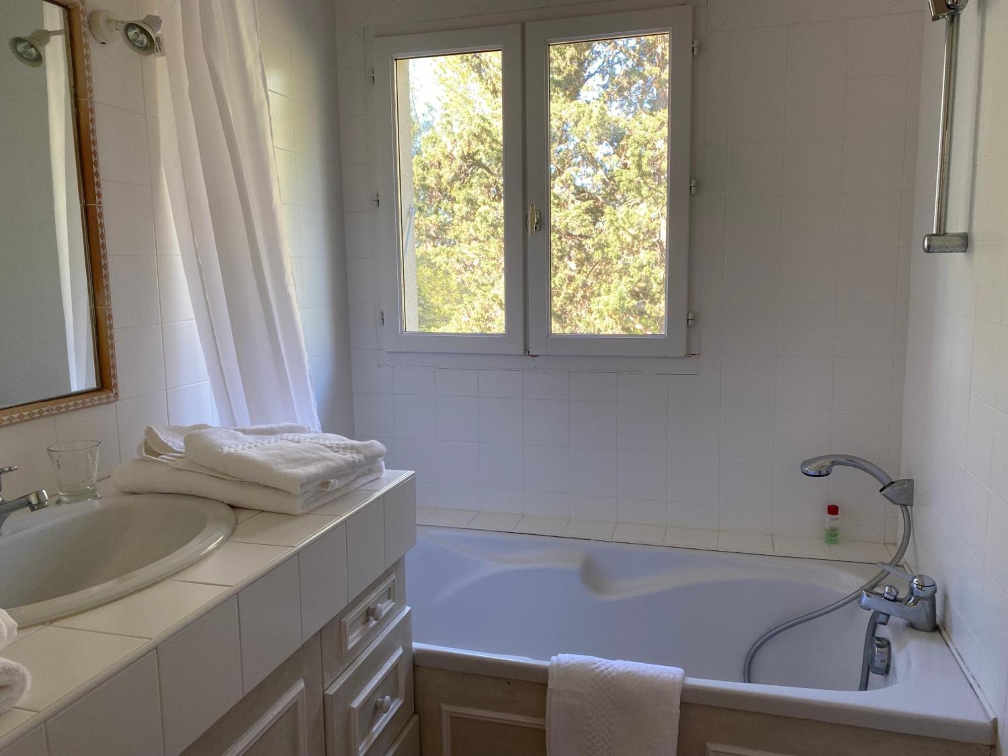 Domaine De Fondouce Bed & Breakfast Villeveyrac Ngoại thất bức ảnh